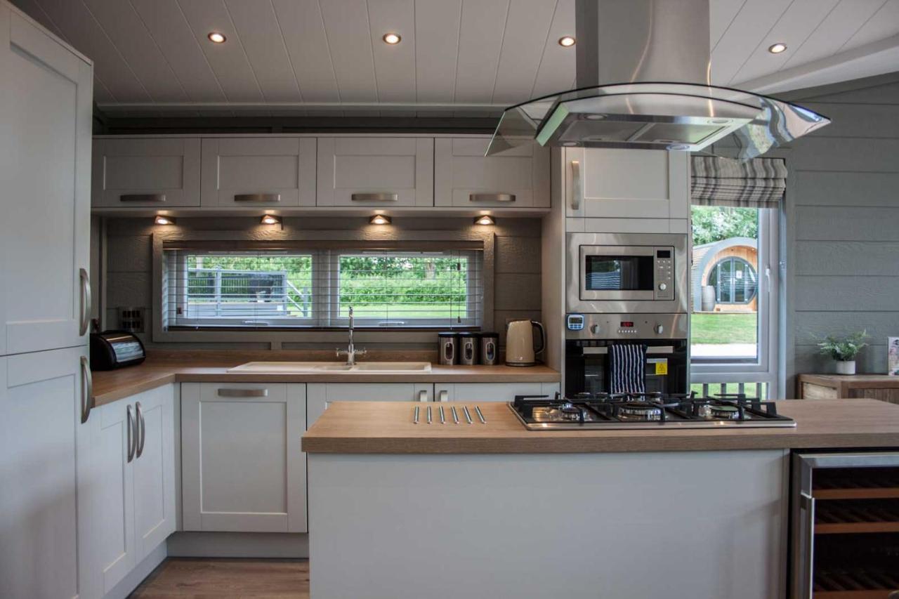 High Oaks Grange - Contemporary