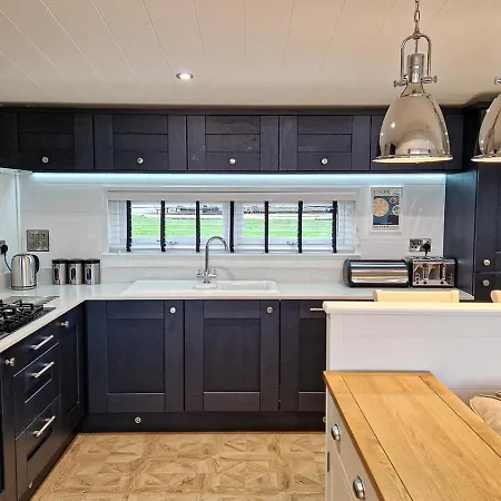 High Oaks Grange - Contemporary Lodges Pickering Exterior photo