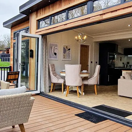 High Oaks Grange - Contemporary Lodges Pickering Exterior photo