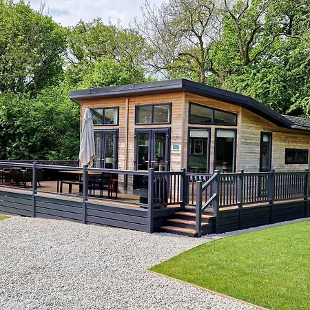 High Oaks Grange - Contemporary Lodges Pickering Room photo