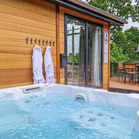 High Oaks Grange - Contemporary Lodges Pickering Room photo