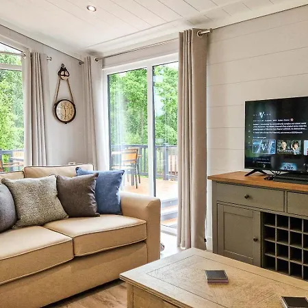 High Oaks Grange - Contemporary Lodges Pickering Room photo
