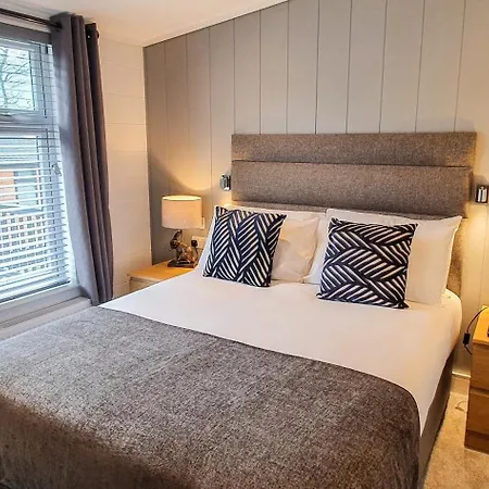 High Oaks Grange - Contemporary Lodges Pickering Room photo