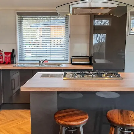 High Oaks Grange - Contemporary Lodges Pickering Room photo