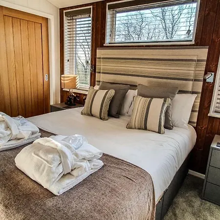 High Oaks Grange - Contemporary Lodges Pickering Exterior photo