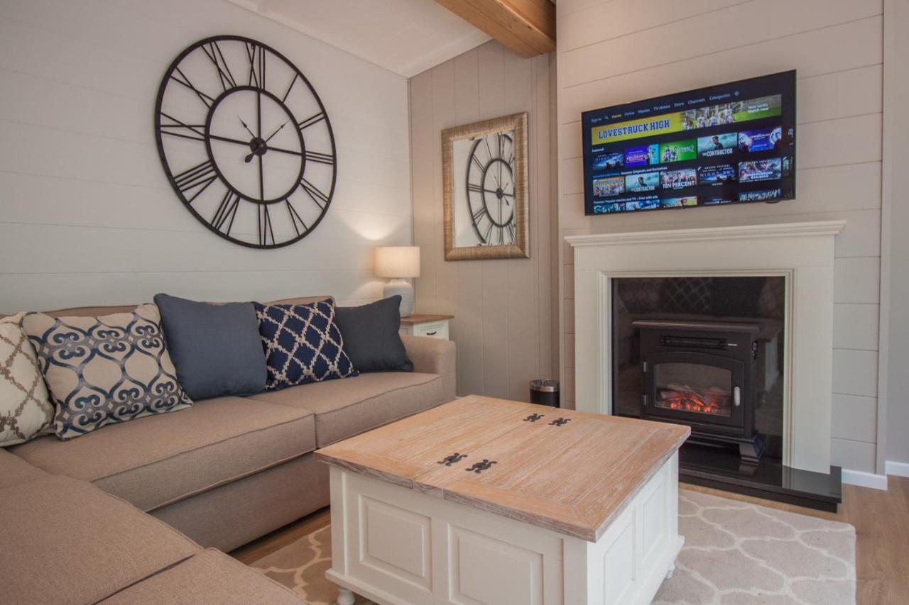 High Oaks Grange - Contemporary