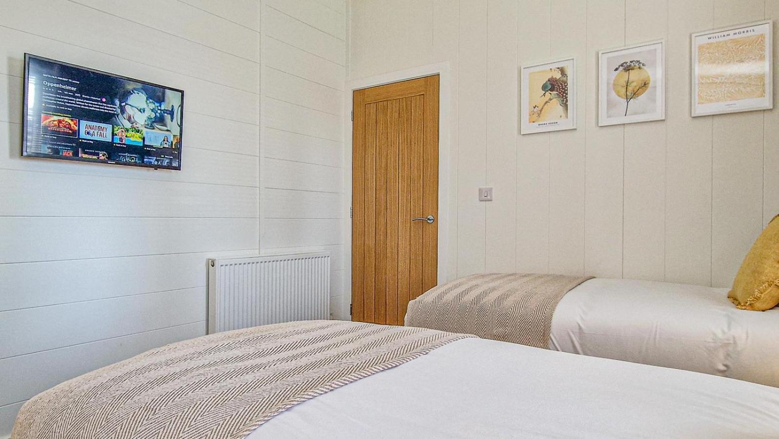 High Oaks Grange - Contemporary Chalet *